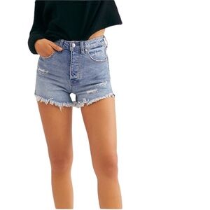 NWT We The Free Vintage Crvy Distressed Frayed High Rise Denim Shorts 26